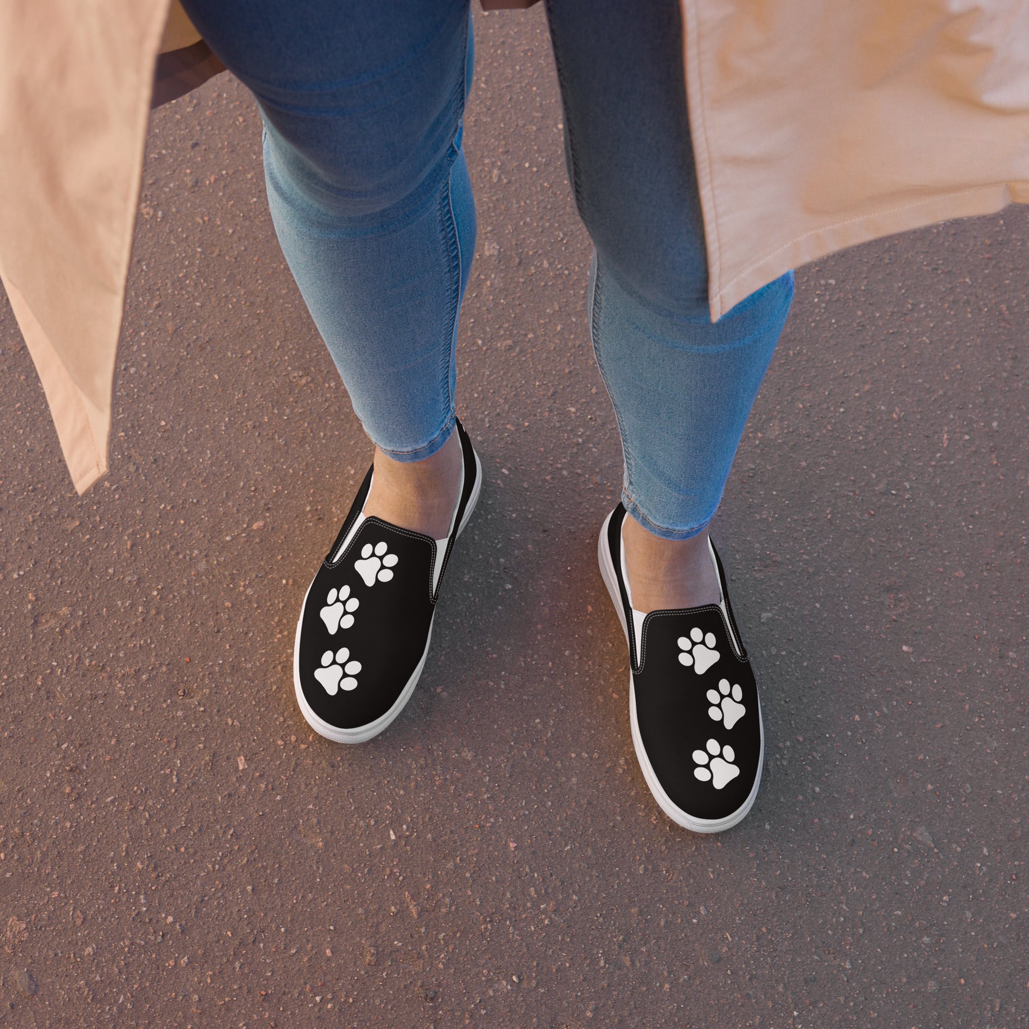 Women’s Black slip-on Paw Print Shoes
